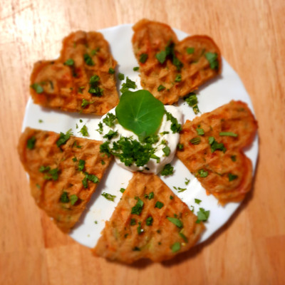 Käse.Walnuß.Gemüse.Waffeln
