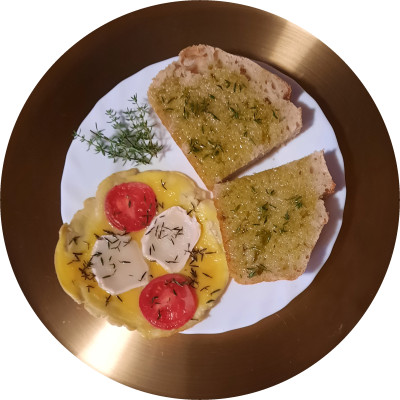 Ziegenkäse.Tomaten.Omelett und Thymian.Brot