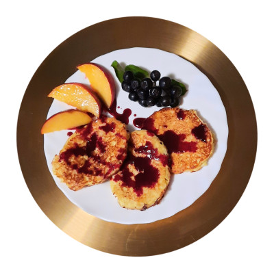 Hafer.Quark.Küchli mit Aronia.Sauce und Nektarinen