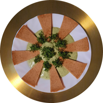 Walnuss.Crepes mit Kresse.Senf.Dip